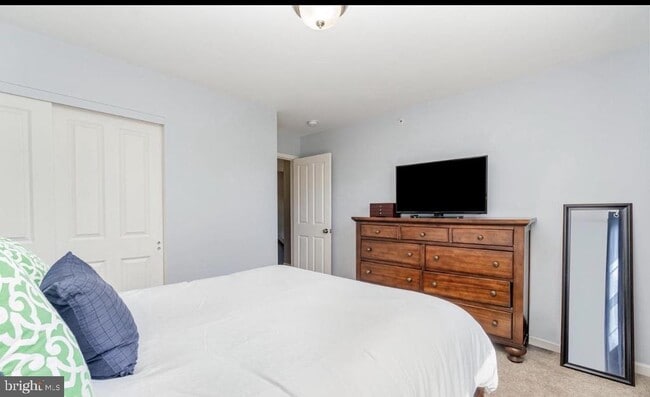 Building Photo - 358 Weatherstone Dr