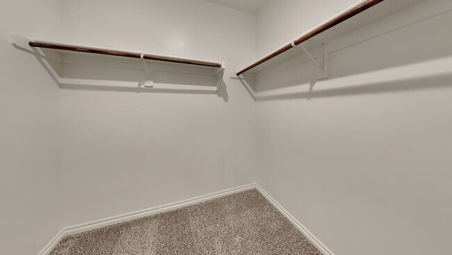 Building Photo - Very Nice 4 Bedroom 2 1/2 Bath in Yukon Schools + an office + bonus room