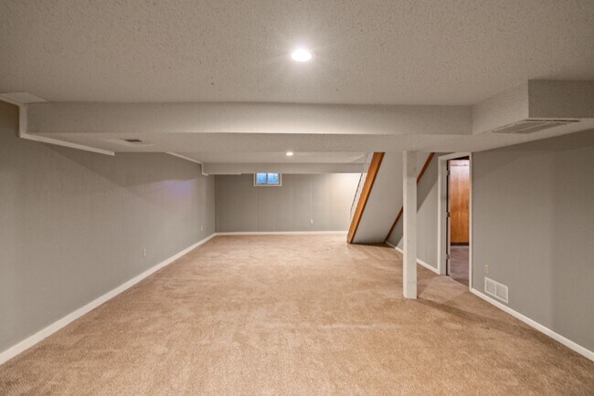 Building Photo - 4521 SW 33rd Terrace