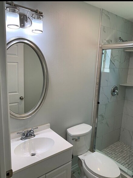 Building Photo - 7104 Yarmouth Ave