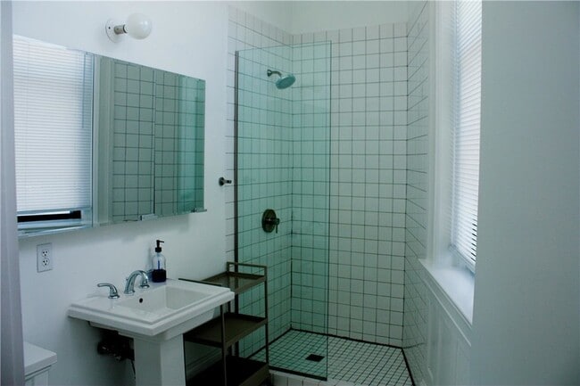 Building Photo - 225 Weybosset St