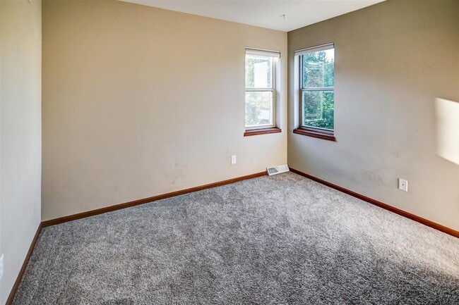 Building Photo - 2633 Koshkonong Way