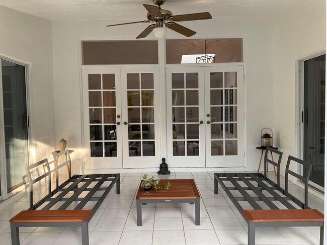 Building Photo - 12402 Dogleg Dr