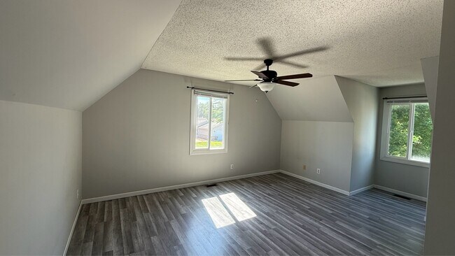 Building Photo - 47 Shelly Dr