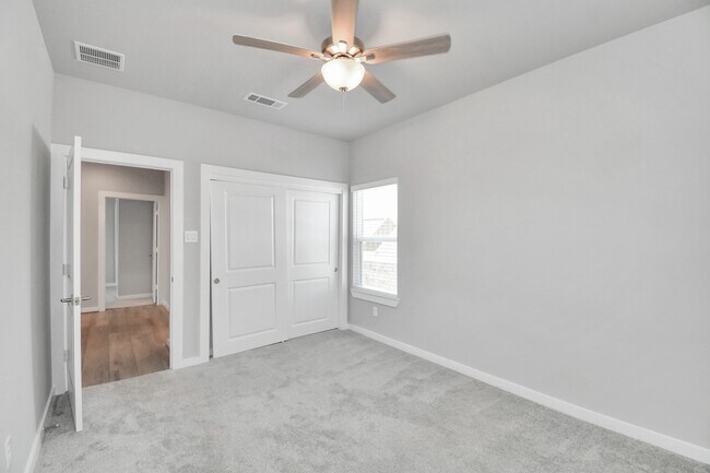 Building Photo - 23823 Cumberland Ridge Dr
