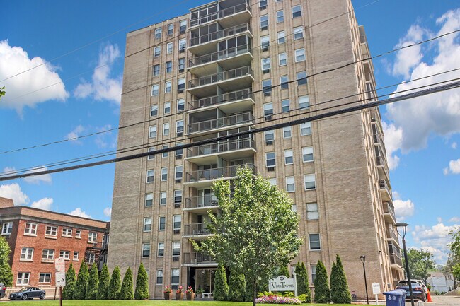 Building Photo - 65 Glenbrook Rd