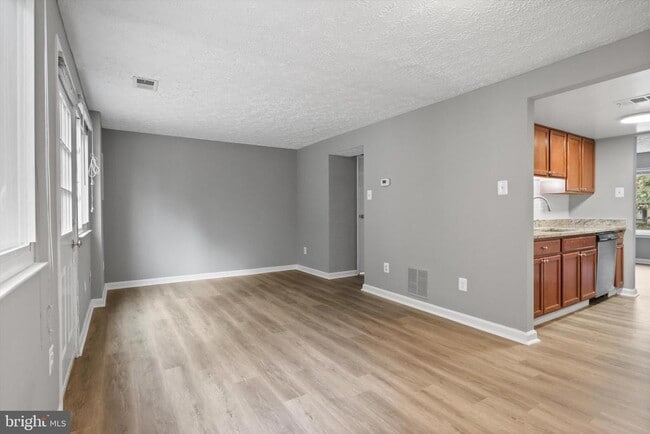 Building Photo - 8353 Fern Leaf Ct
