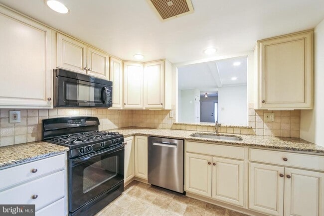 Building Photo - 1804 Mountainview Dr