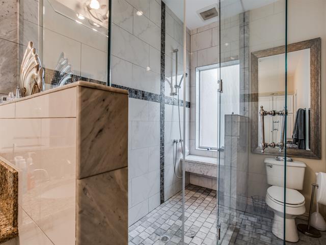 Building Photo - 5735 Richmond Ave