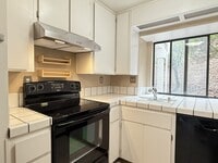 Building Photo - 77 Village Cir