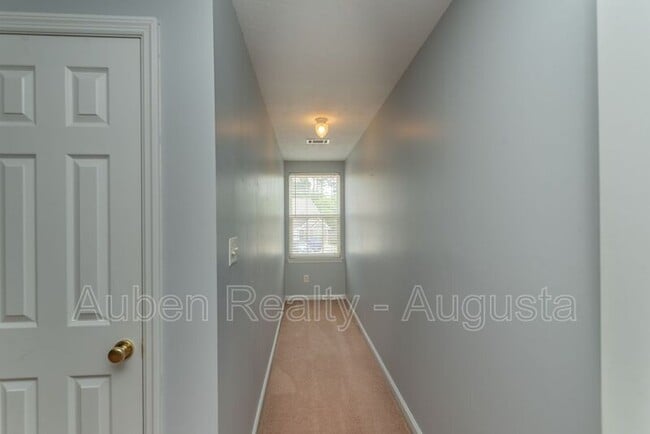 Building Photo - 312 Caldwell Cir