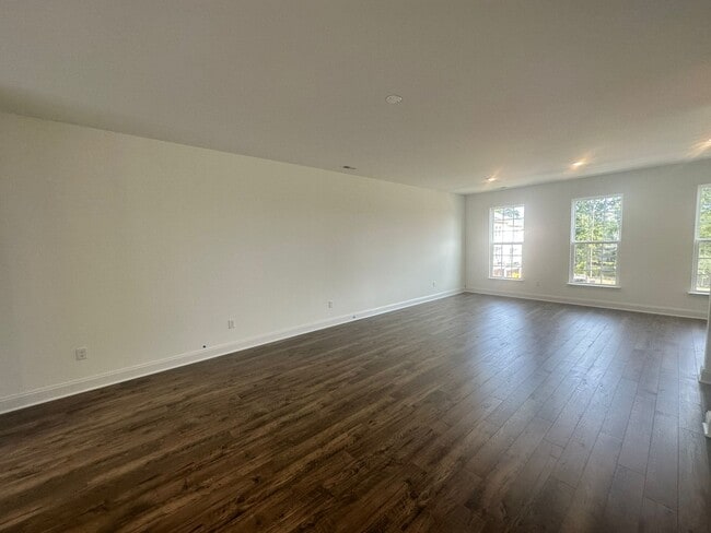 Building Photo - 409 Randolph Vw Dr