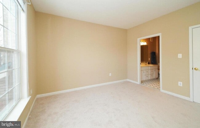 Building Photo - 12185 Abington Hall Pl