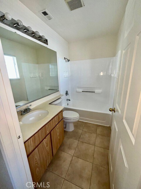 Building Photo - 13008 Sycamore Village Dr