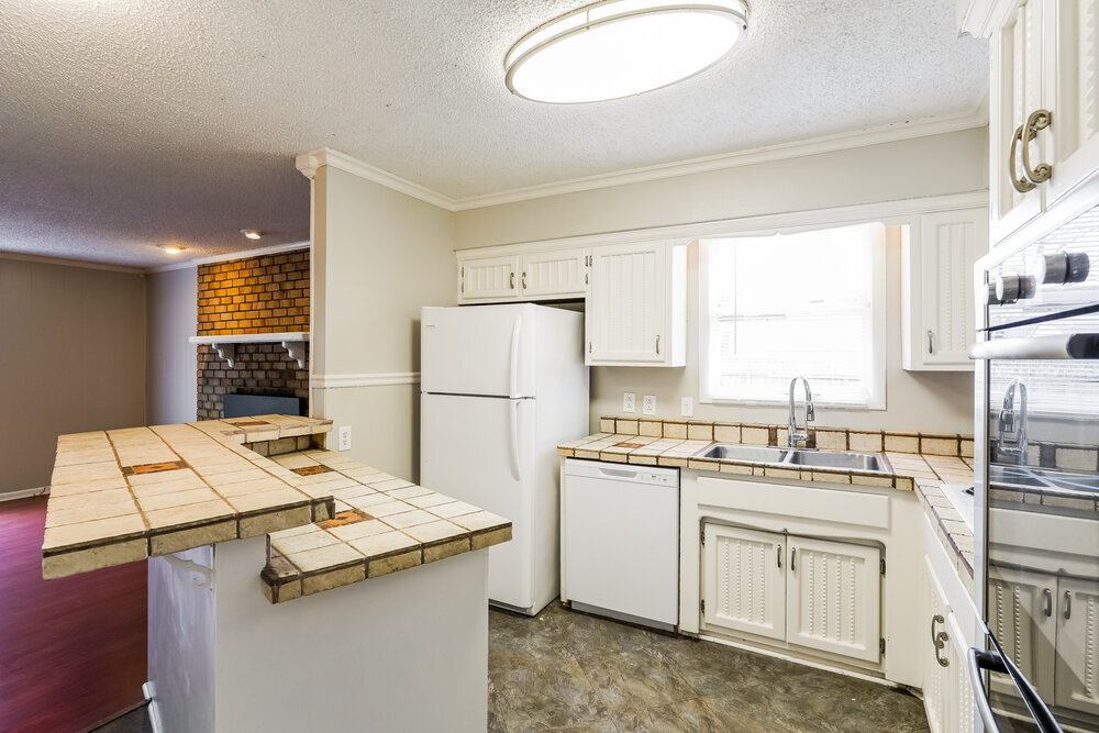 Building Photo - 204 Redondo Ct N