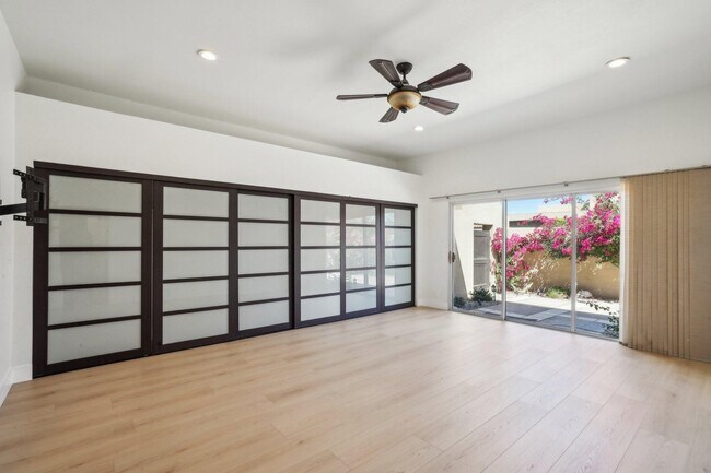Building Photo - 48 Oak Tree Dr