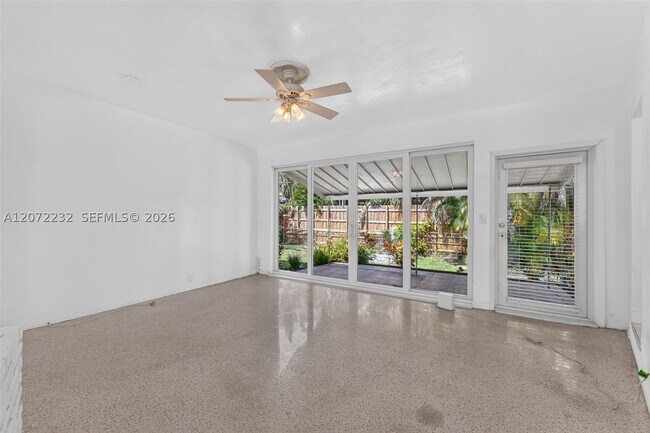Building Photo - 12140 NE Miami Pl