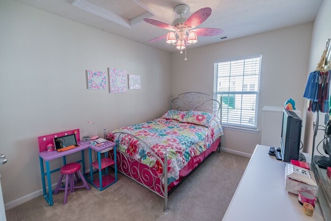 Building Photo - 210 Summerfield Dr