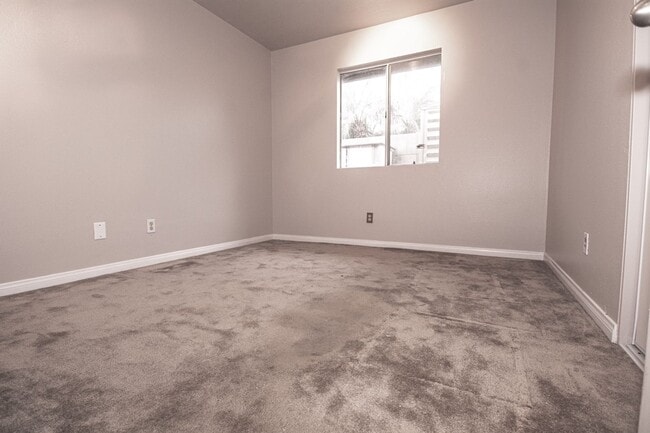 Building Photo - 9929 Palo Alto St