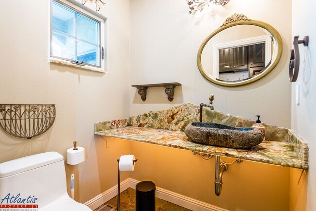 Building Photo - Stunning Cambrian Home | Desirable Neighborhood