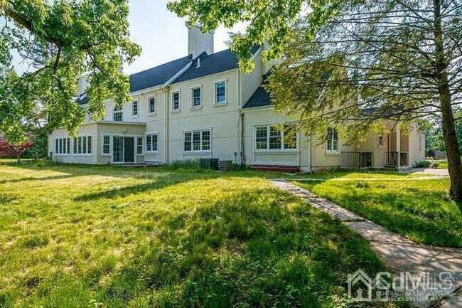 Building Photo - 55 Devon Rd