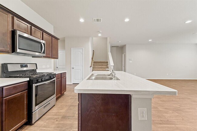 Building Photo - 21143 Waze Lewis Dr
