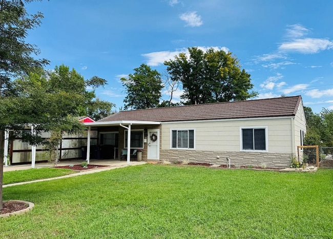 Primary Photo - 3040 S Forest St