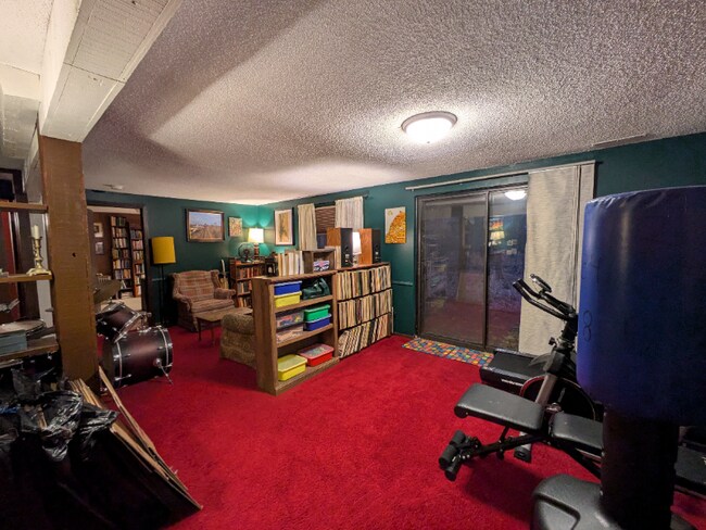 Building Photo - 15845 27th Ave N