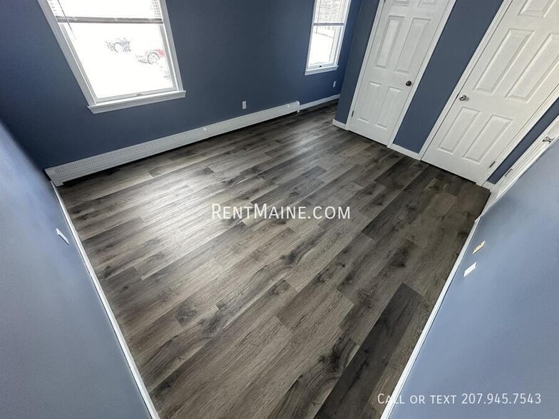 Building Photo - 114 Main Rd S