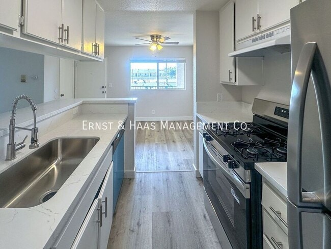 Building Photo - 1080 St Louis Ave