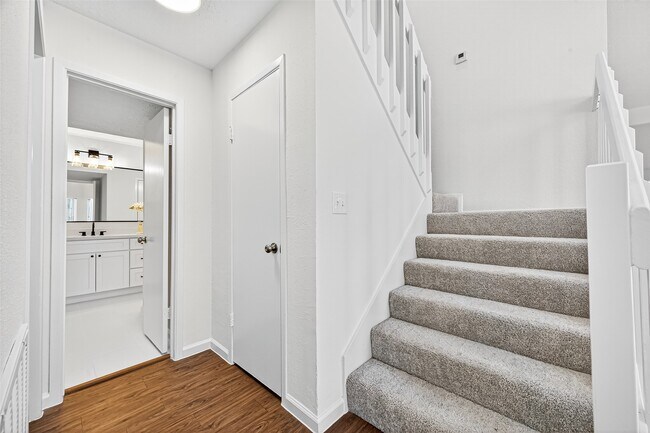 Building Photo - 10726 Buffalo Bend Dr