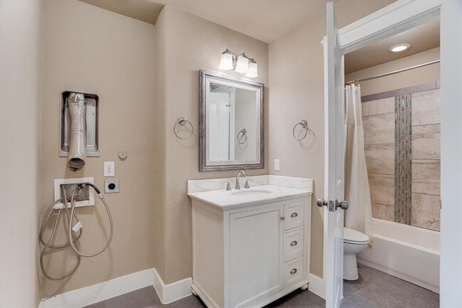 Building Photo - 154 Woodcreek Dr