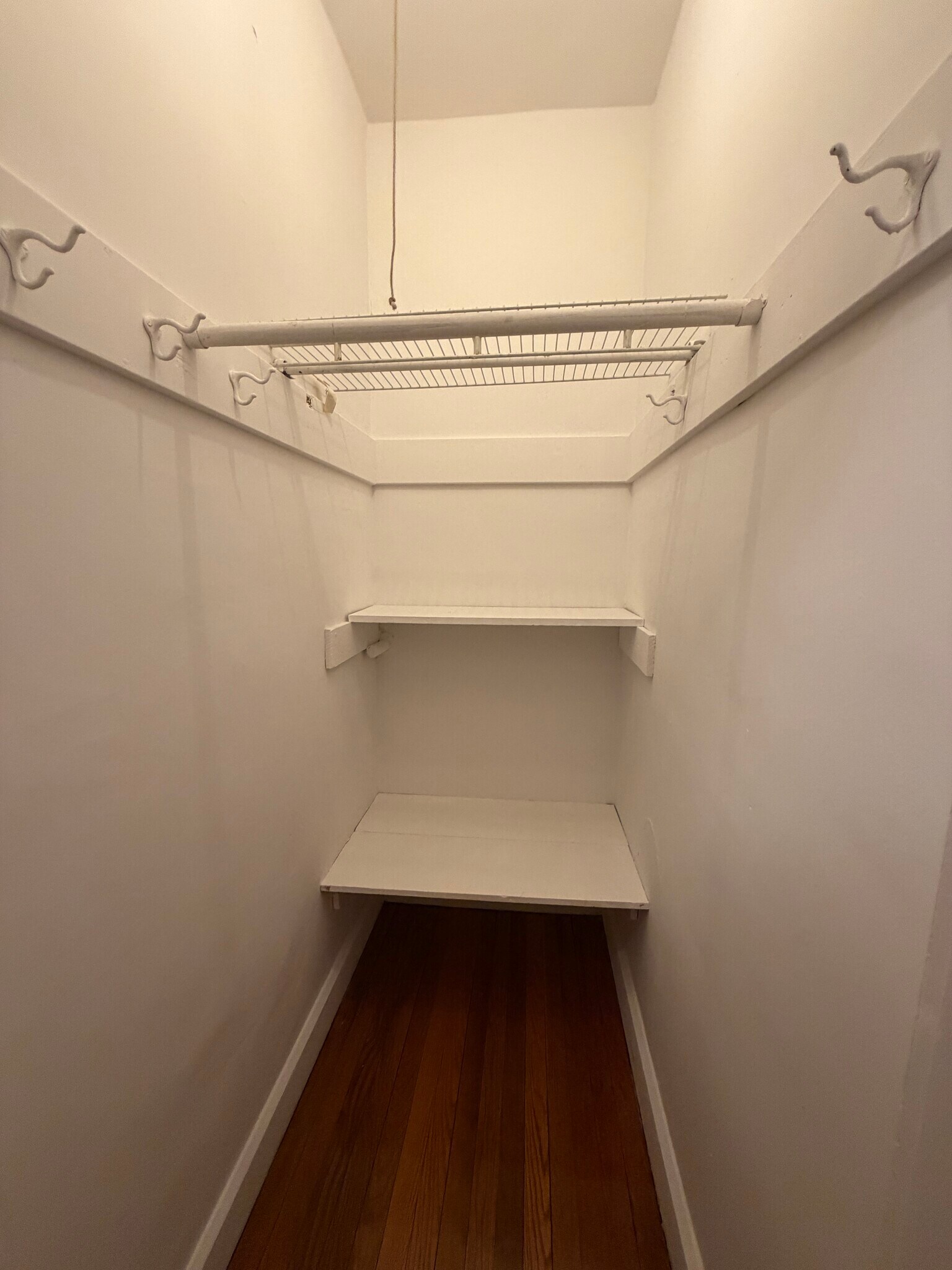 Building Photo - 9 Braemore Rd