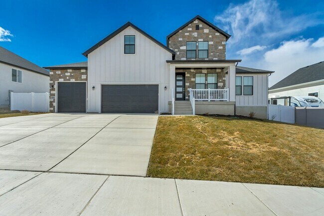 Building Photo - 1241 Boxelder Dr