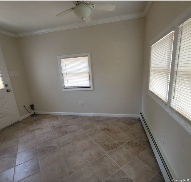 Building Photo - 49 Azalea Rd