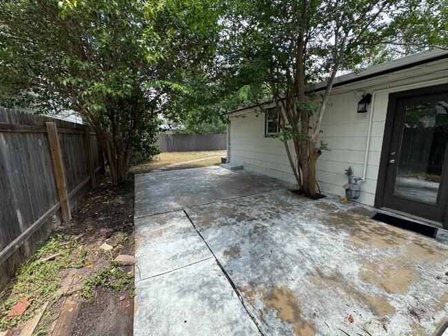 Building Photo - 5410 Downs Dr