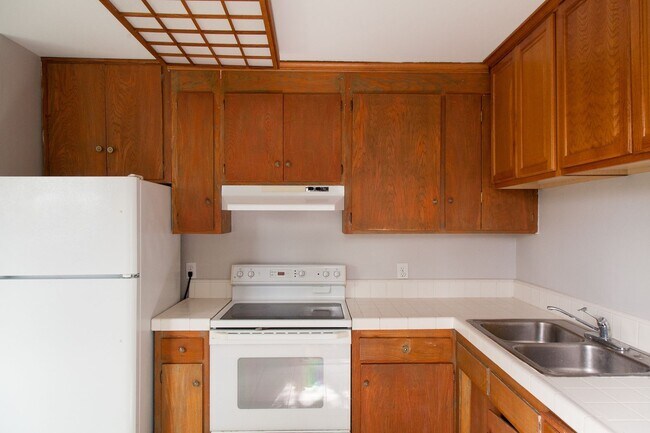 Building Photo - 1133 Laurel Ln