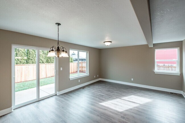 Building Photo - 270-272 Gwinn Street E