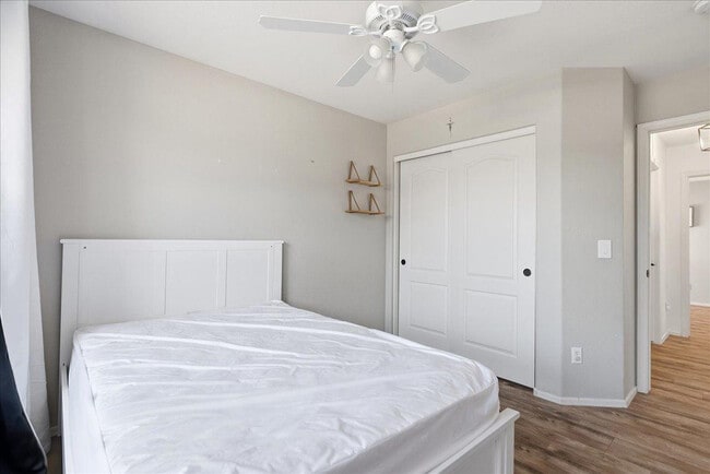 Building Photo - 4414 E Villa Rita Dr