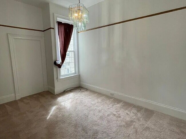 Building Photo - "Charming 2-Bed, 2-Bath Sanctuary in the Heart of San Francisco!"
