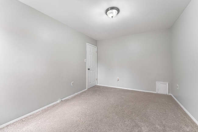 Building Photo - 1824 Bronzegate Blvd