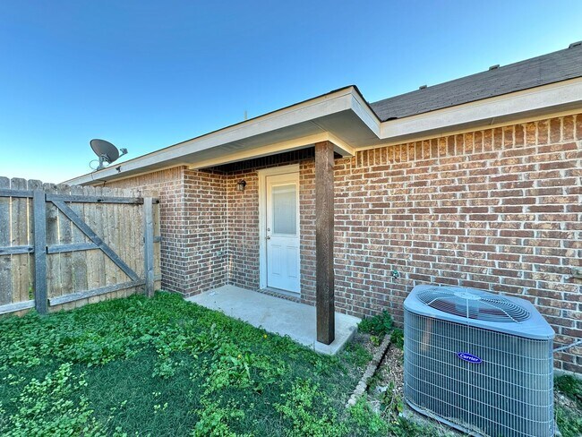 Building Photo - 1605 Powder River Dr