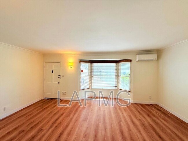 Building Photo - 626 1/2 N Spaulding Ave