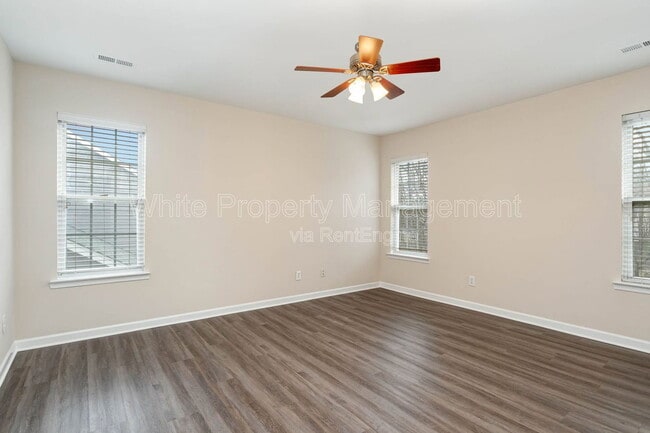 Building Photo - 17304 Commons Crossing Dr