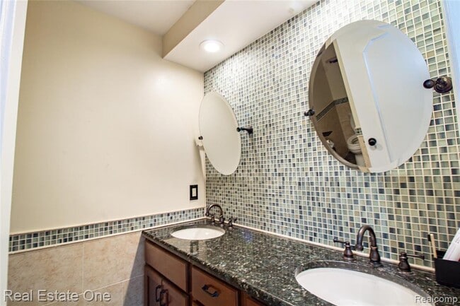 Building Photo - 4300 Connie Dr