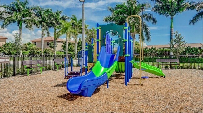 Building Photo - 2825 SE 25th Ave