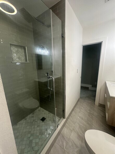 Building Photo - 4942 SW 140th Ave