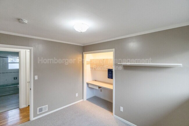 Building Photo - 3523 E 18th Ave