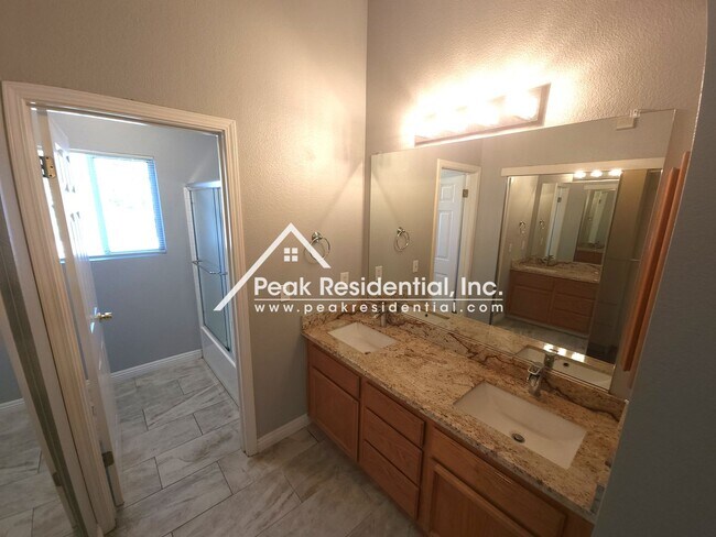 Building Photo - 10172 Sheffield Oak Way