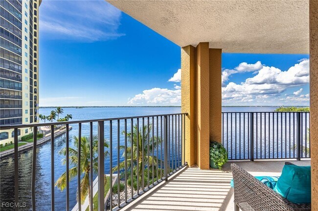 Building Photo - 2825 Palm Beach Blvd